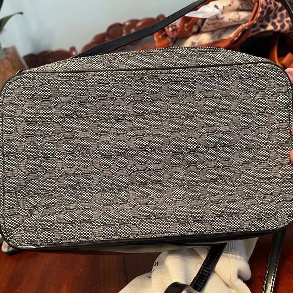 Coach shoulder bag - Picture 1 of 4